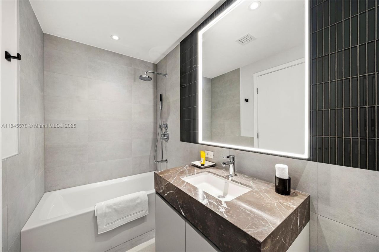 500 Alton Rd, Unit 803, Miami Beach, FL 33139 Photo