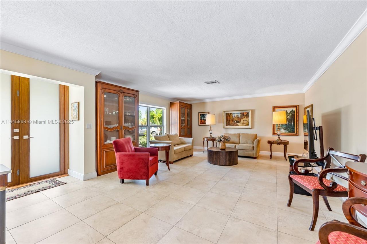 6960 SW 148th Ter, Palmetto Bay, FL 33158 Photo