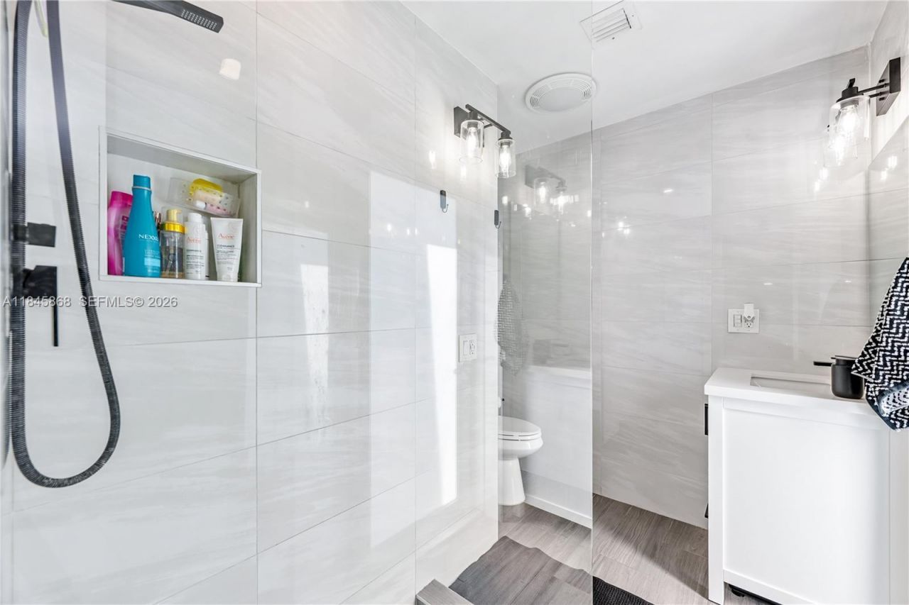 6960 SW 148th Ter, Palmetto Bay, FL 33158 Photo