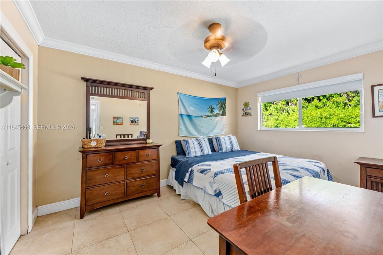 6960 SW 148th Ter, Palmetto Bay, FL 33158 Photo