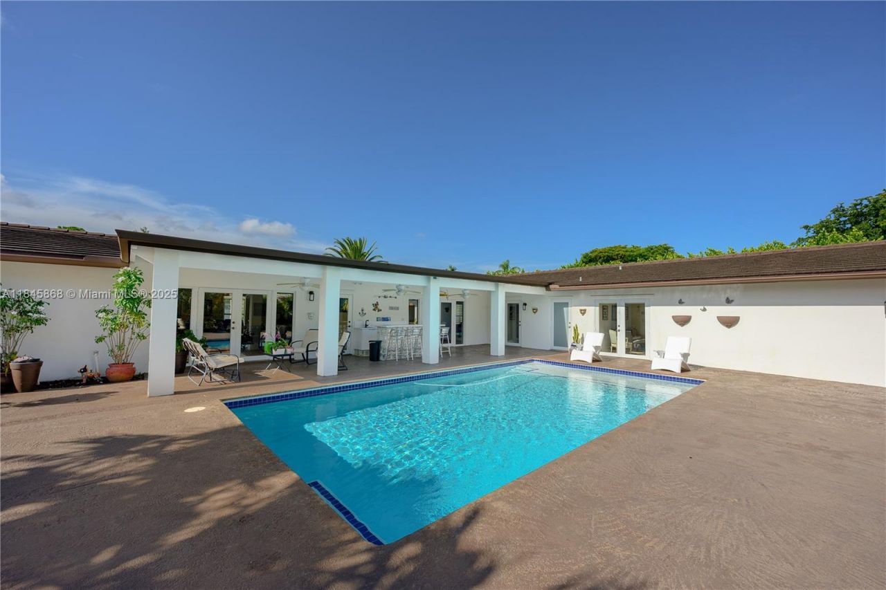 6960 SW 148th Ter, Palmetto Bay, FL 33158 Photo