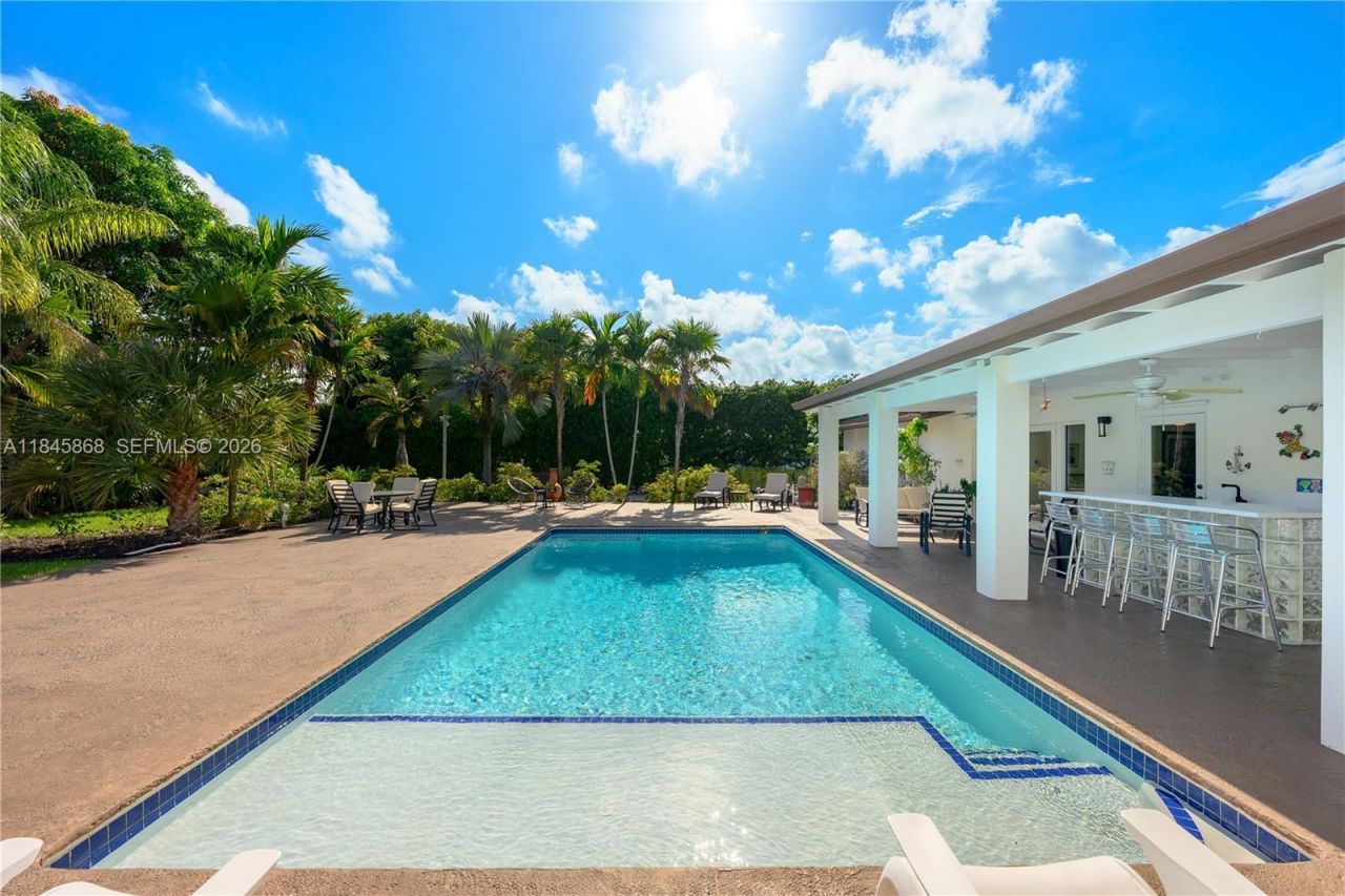 6960 SW 148th Ter, Palmetto Bay, FL 33158 Photo