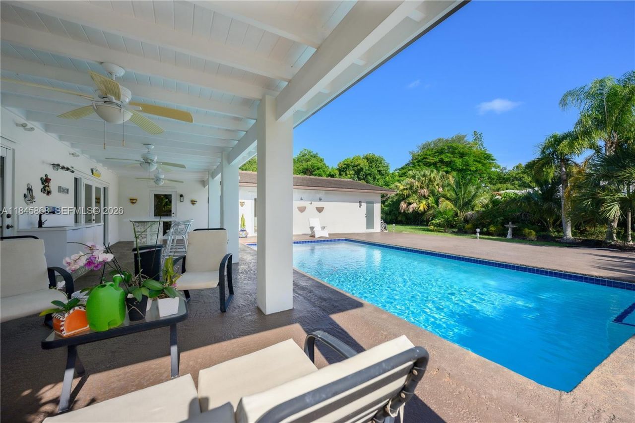 6960 SW 148th Ter, Palmetto Bay, FL 33158 Photo