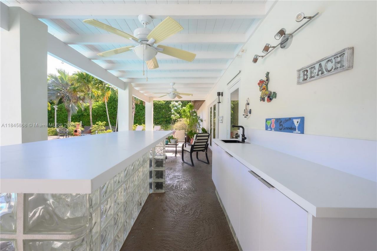 6960 SW 148th Ter, Palmetto Bay, FL 33158 Photo