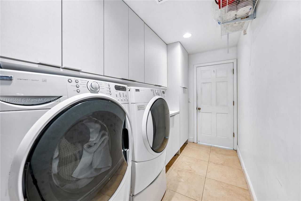 6960 SW 148th Ter, Palmetto Bay, FL 33158 Photo