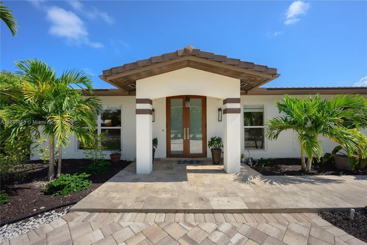 6960 SW 148th Ter, Palmetto Bay, FL 33158 Photo