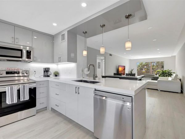 2101 Lucaya Bnd, Unit E3, Coconut Creek, FL 33066