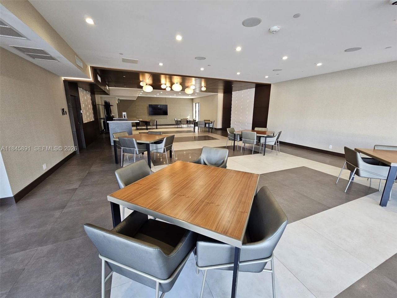 20225 NE 34th Ct, Unit 818, Aventura, FL 33180 Photo