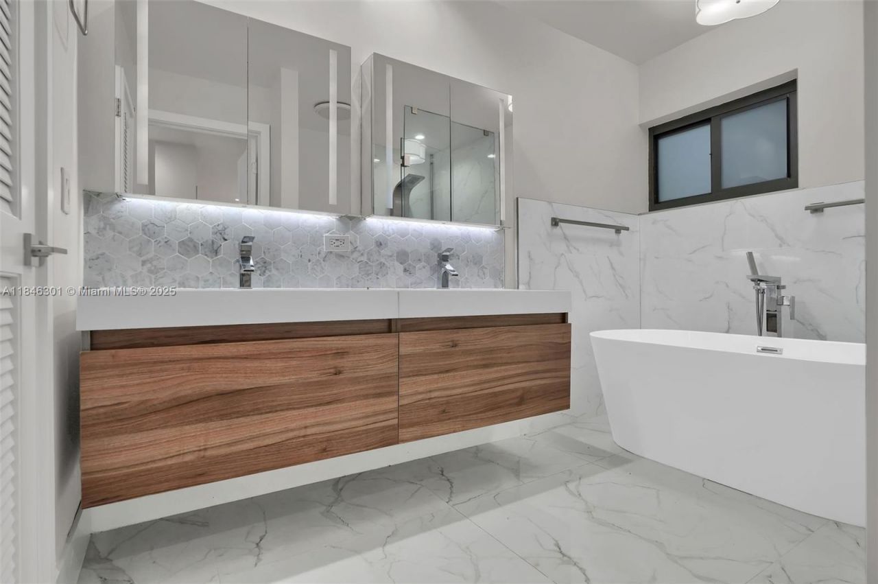 1501 Algardi Ave, Coral Gables, FL 33146 Photo