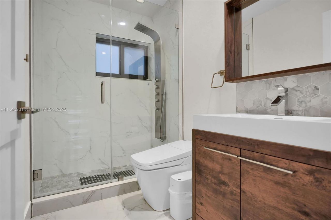 1501 Algardi Ave, Coral Gables, FL 33146 Photo