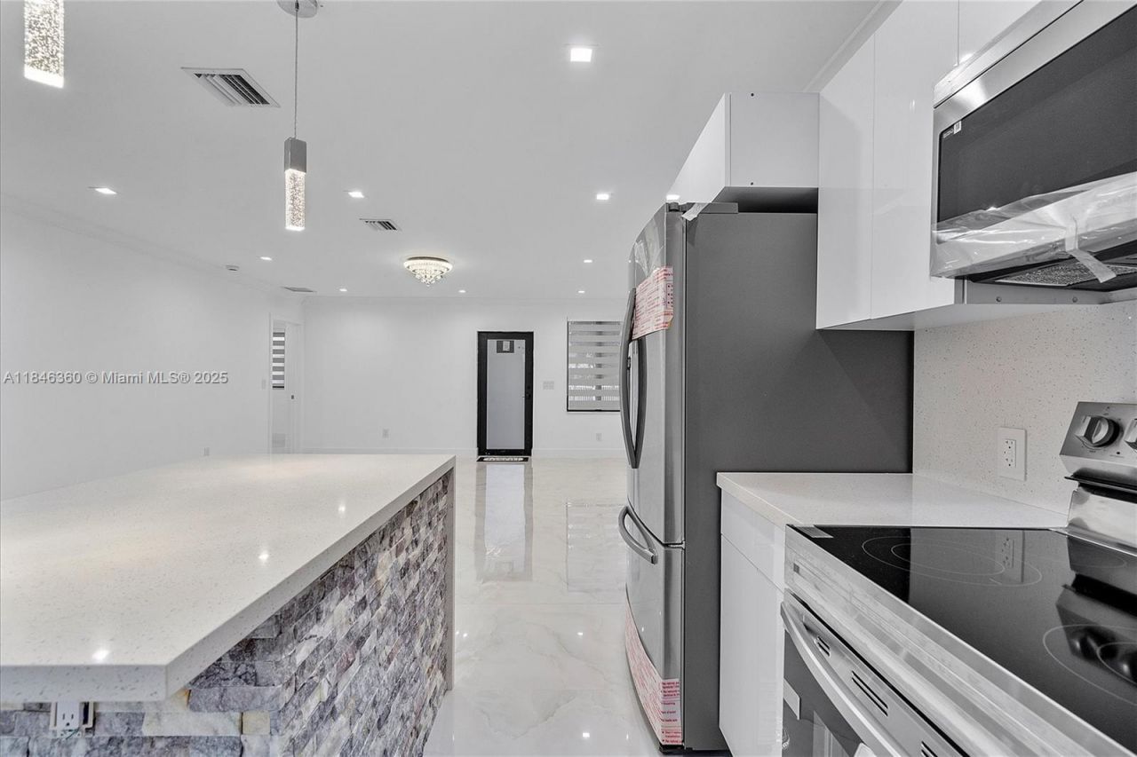 501 E 59th St, Hialeah, FL 33013 Photo