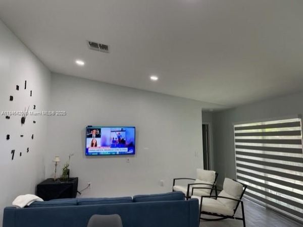 6396 Royal Woods Dr, Fort Myers, FL 33908