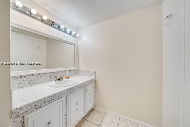 4848 NW 24th Ct, Unit 230, Lauderdale Lakes, FL 33313 Photo