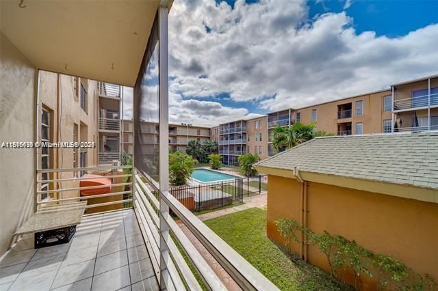 4848 NW 24th Ct, Unit 230, Lauderdale Lakes, FL 33313 Photo