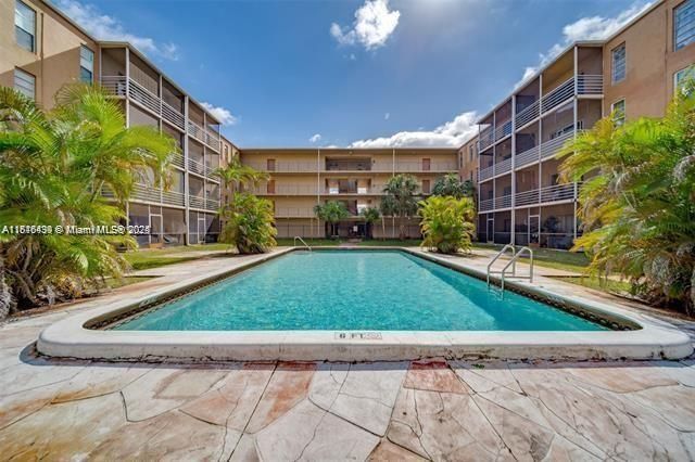 4848 NW 24th Ct, Unit 230, Lauderdale Lakes, FL 33313 Photo