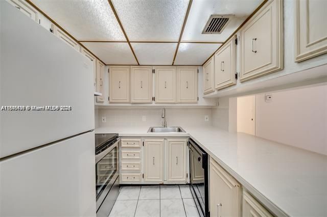 4848 NW 24th Ct, Unit 230, Lauderdale Lakes, FL 33313 Photo