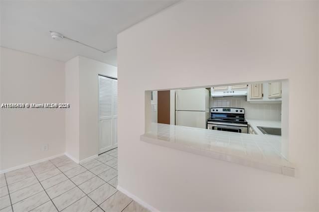 4848 NW 24th Ct, Unit 230, Lauderdale Lakes, FL 33313 Photo