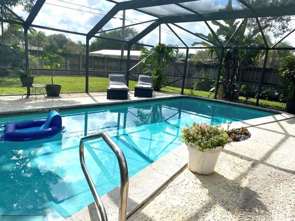 4116 Taft St, Hollywood, FL 33021