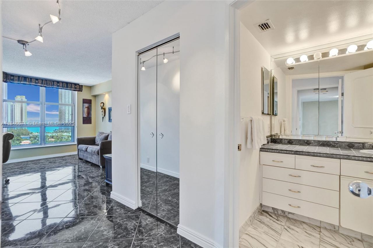 19101 Mystic Pointe Dr, Unit 1711, Aventura, FL 33180 Photo