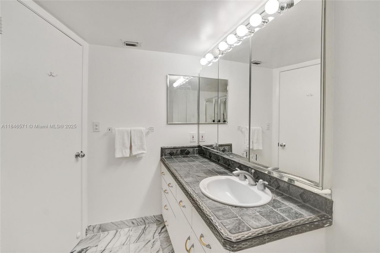 19101 Mystic Pointe Dr, Unit 1711, Aventura, FL 33180 Photo