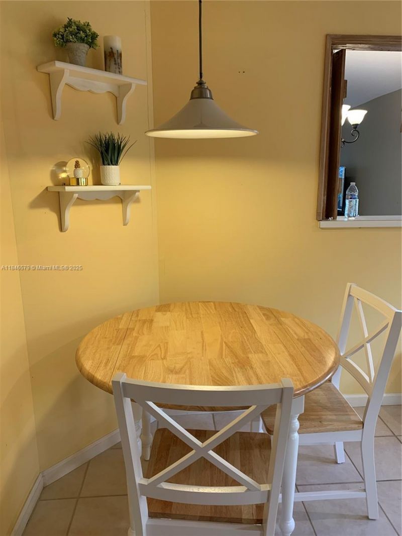 231 W Canterbury Dr W, Palm Beach Gardens, FL 33418 Photo