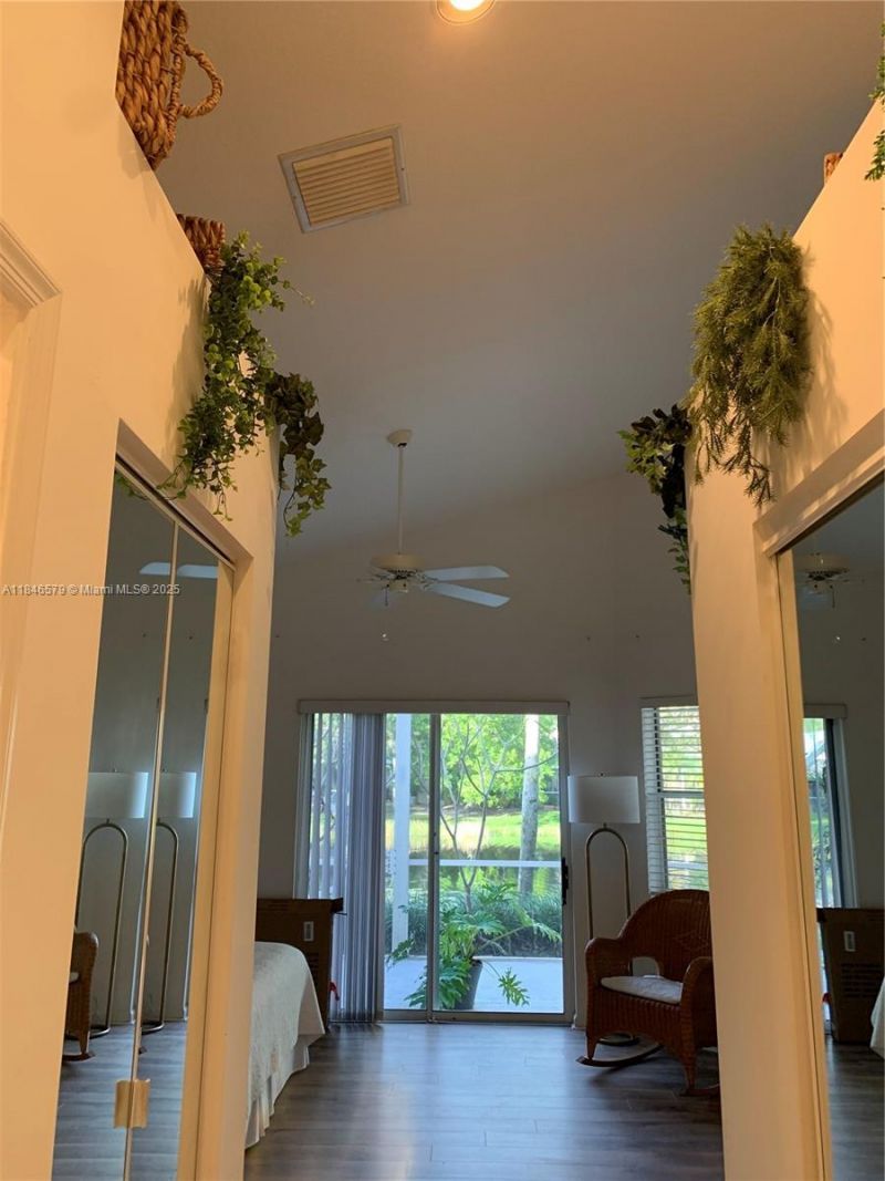 231 W Canterbury Dr W, Palm Beach Gardens, FL 33418 Photo