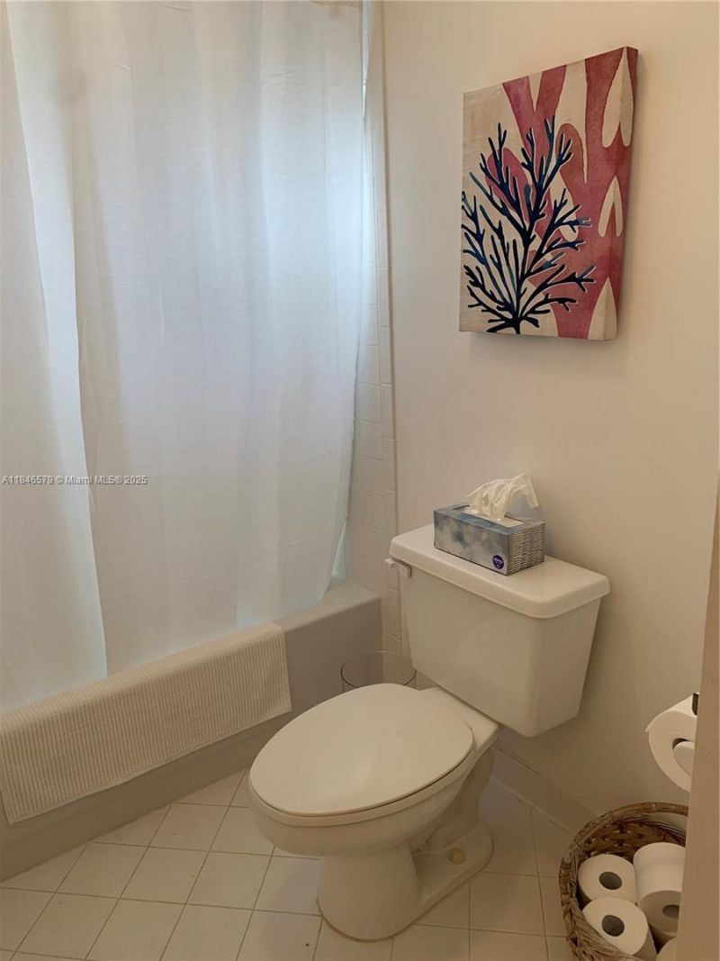 231 W Canterbury Dr W, Palm Beach Gardens, FL 33418 Photo