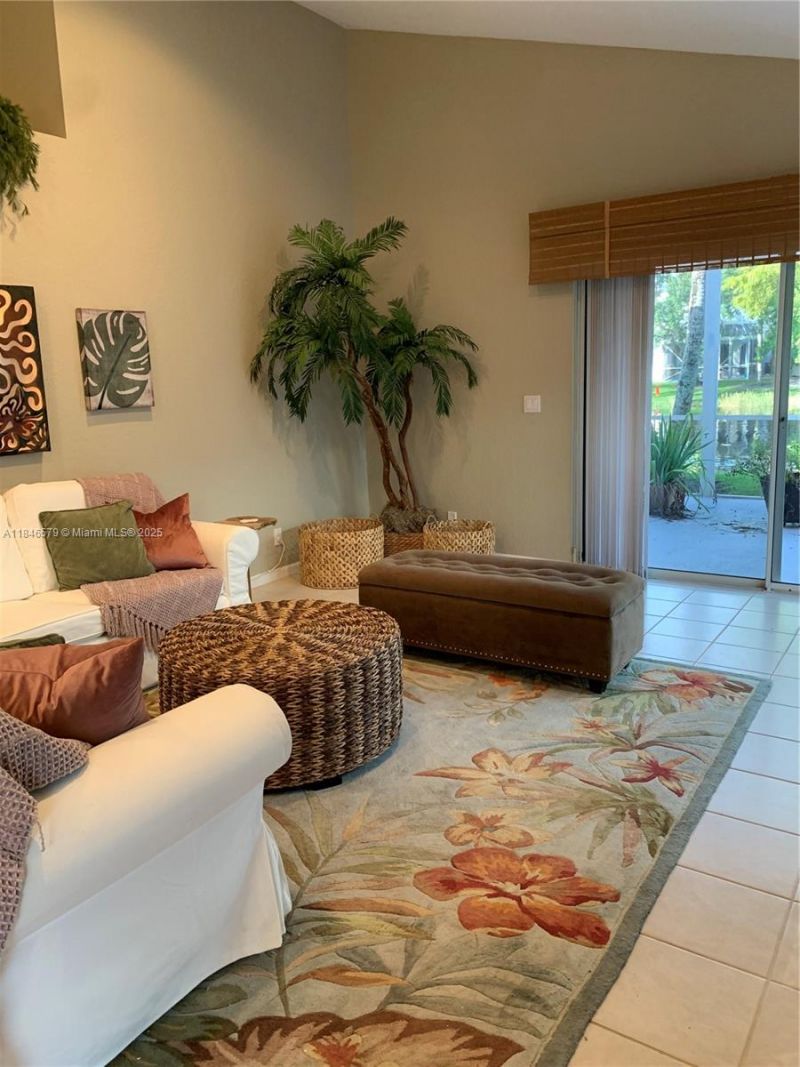 231 W Canterbury Dr W, Palm Beach Gardens, FL 33418 Photo