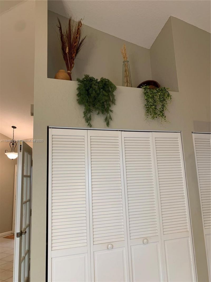 231 W Canterbury Dr W, Palm Beach Gardens, FL 33418 Photo