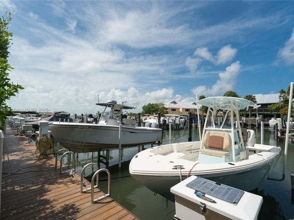 9812 Windward Ave, Key Largo, FL 33037
