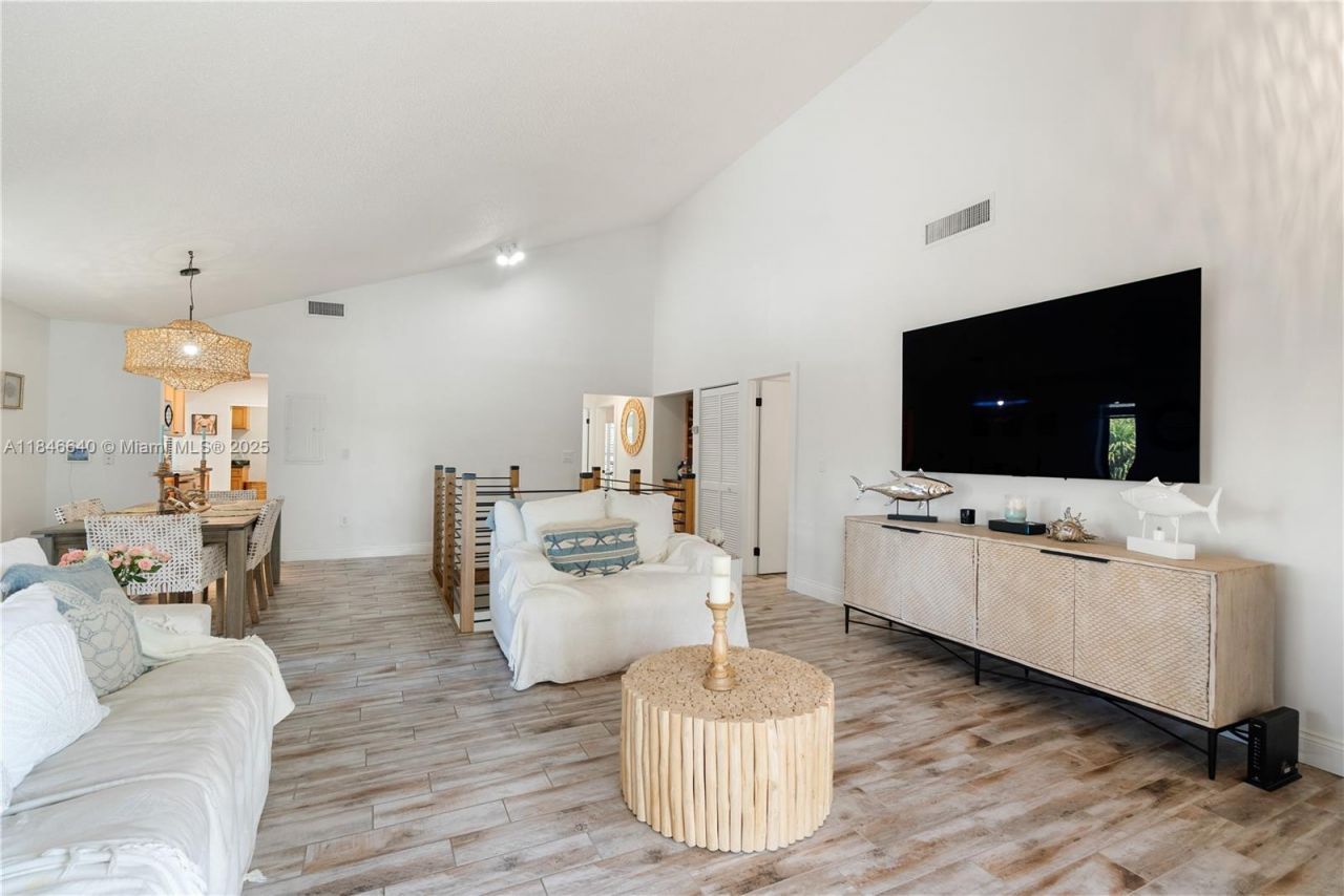 9812 Windward Ave, Key Largo, FL 33037 Photo