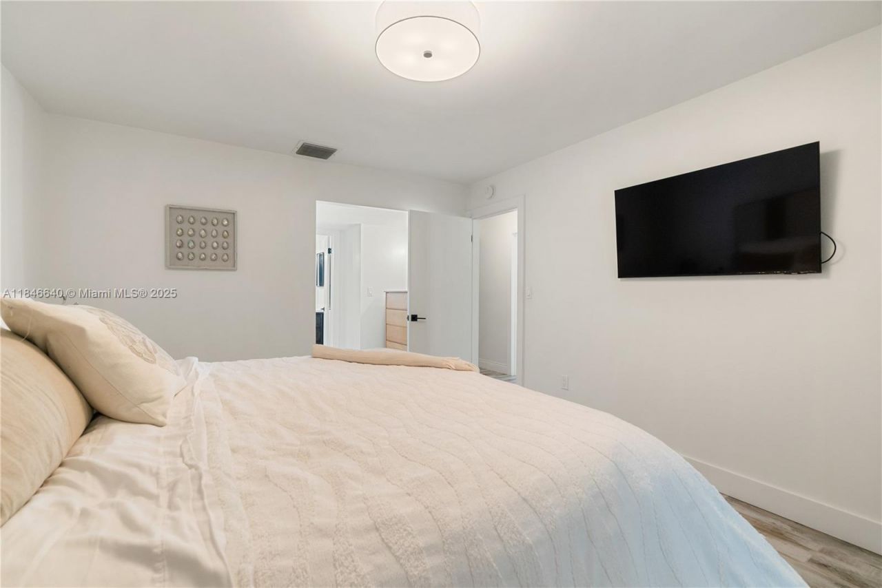 9812 Windward Ave, Key Largo, FL 33037 Photo