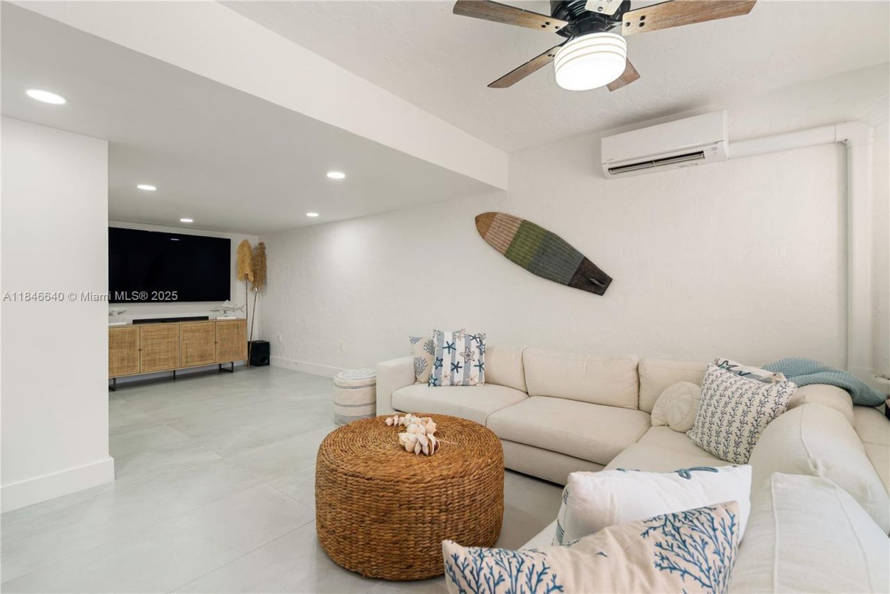 9812 Windward Ave, Key Largo, FL 33037 Photo