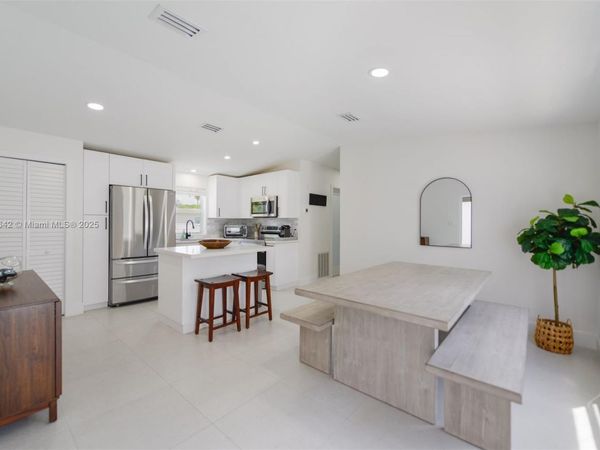 11 Mockingbird Rd, Key Largo, FL 33037