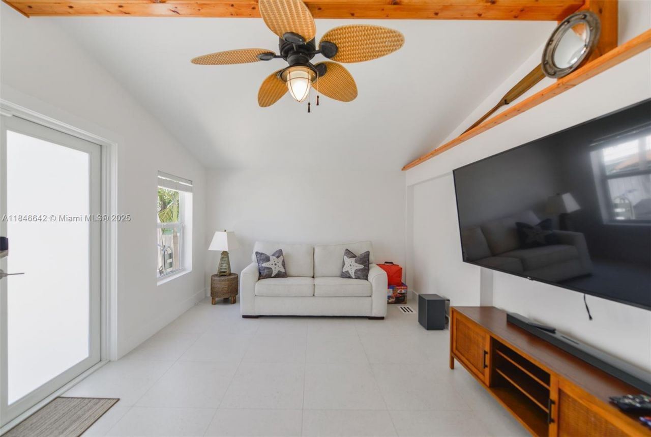 11 Mockingbird Rd, Key Largo, FL 33037 Photo