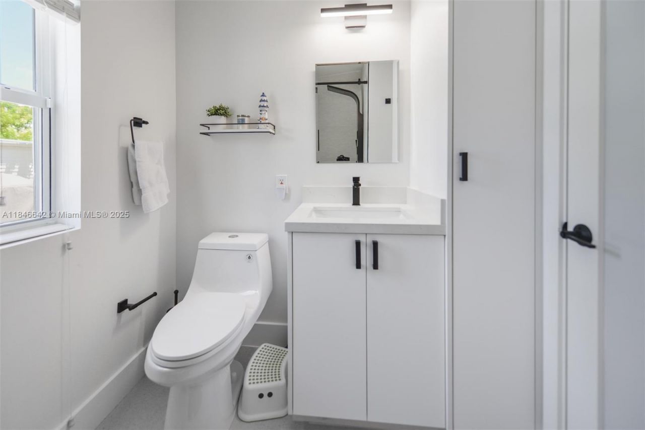 11 Mockingbird Rd, Key Largo, FL 33037 Photo