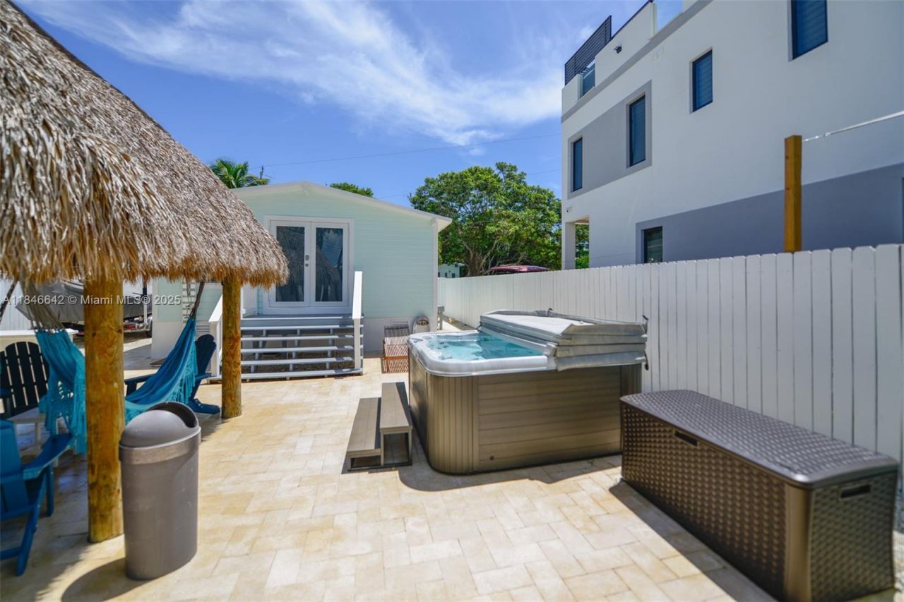 11 Mockingbird Rd, Key Largo, FL 33037 Photo