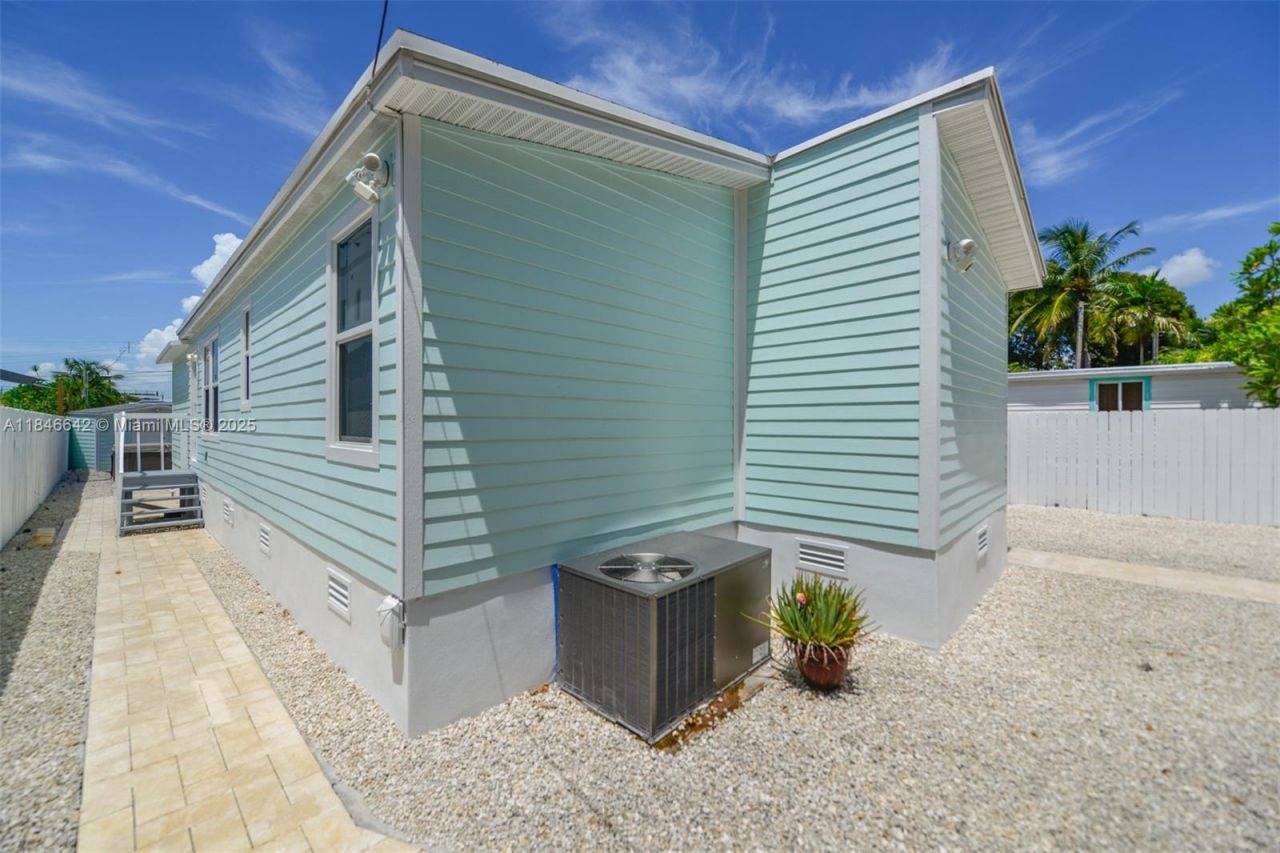 11 Mockingbird Rd, Key Largo, FL 33037 Photo