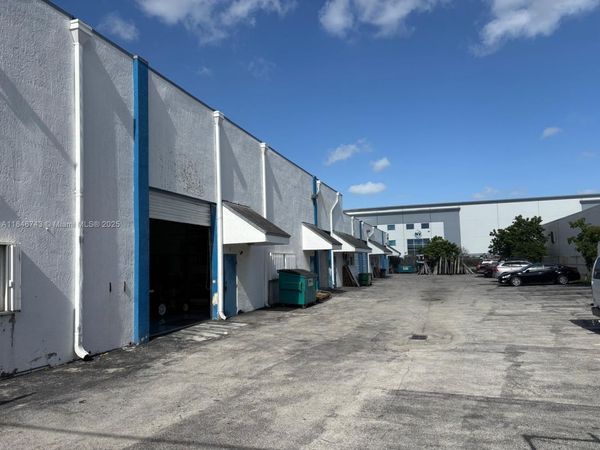 Opa-Locka, FL 33054