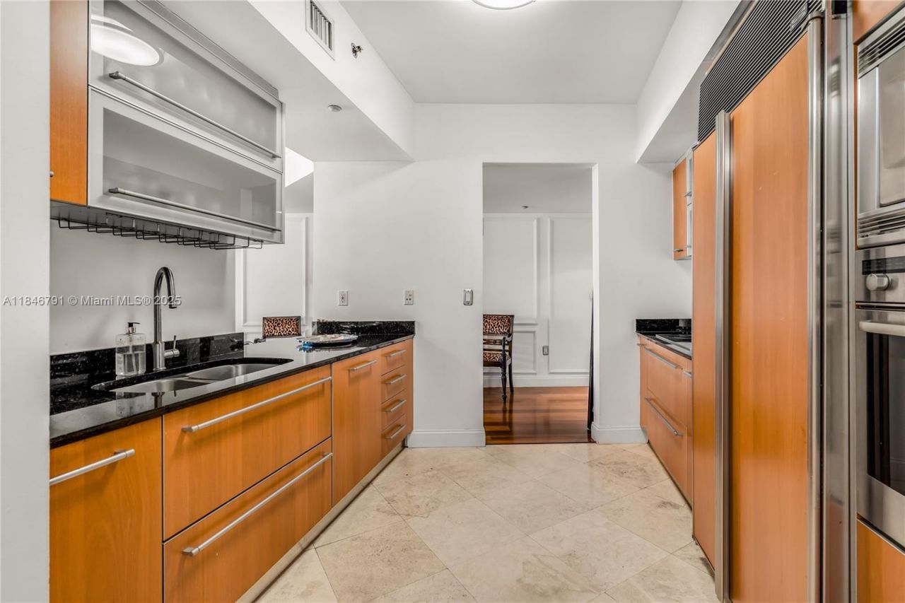 400 Alton Rd, Unit 2409, Miami Beach, FL 33139 Photo