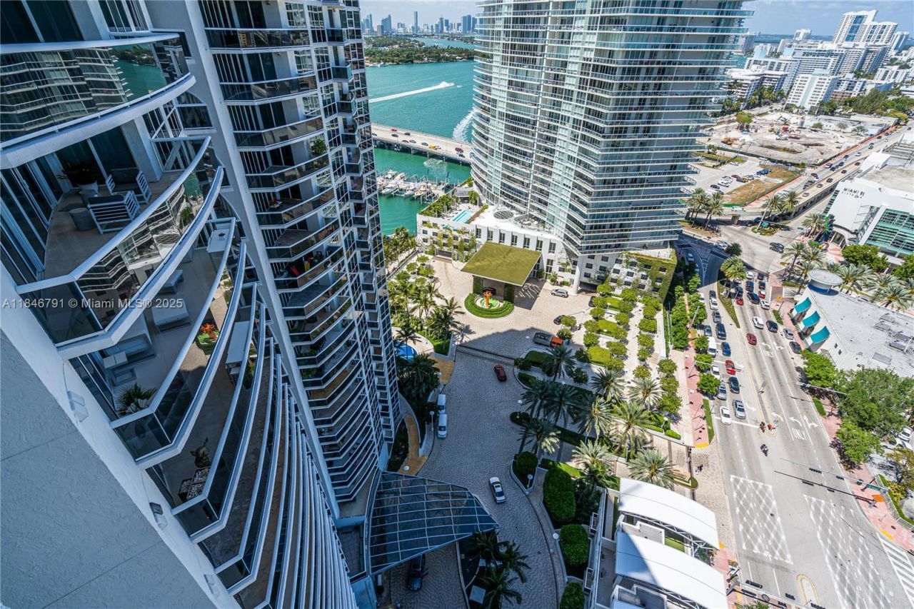 400 Alton Rd, Unit 2409, Miami Beach, FL 33139 Photo