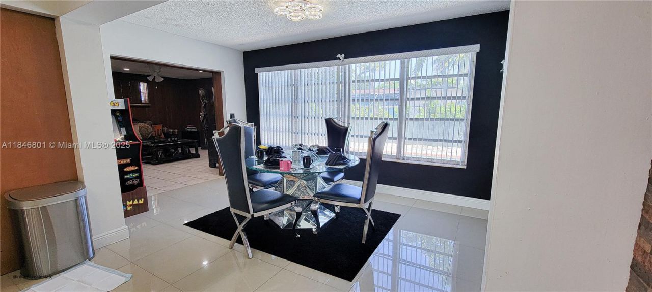 2649 Bahama Dr, Miramar, FL 33023 Photo