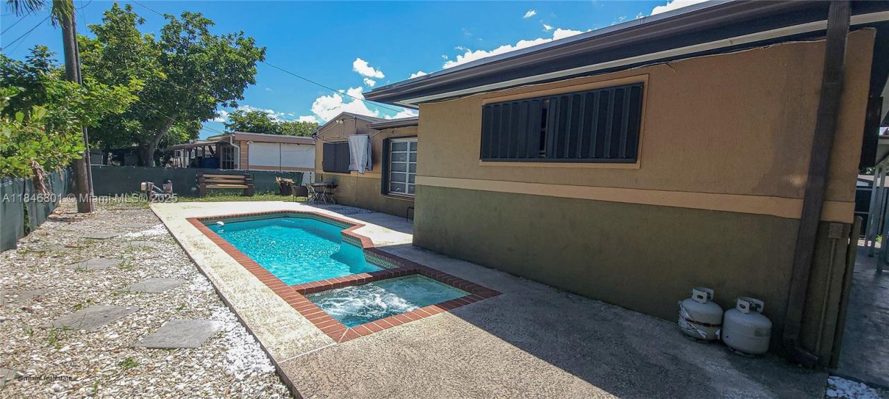 2649 Bahama Dr, Miramar, FL 33023 Photo