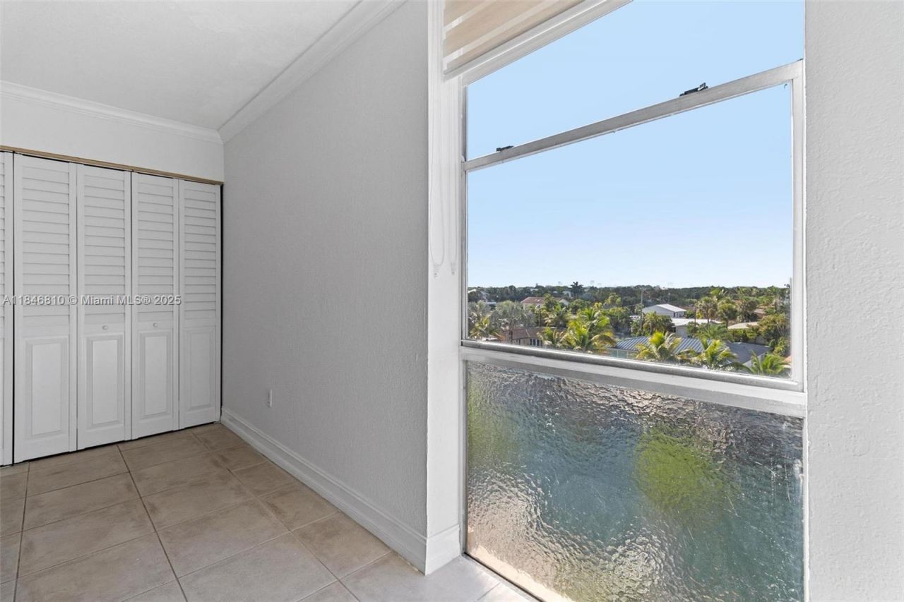 2350 NE 135th St, Unit 504, North Miami, FL 33181 Photo