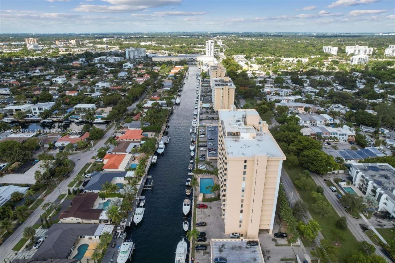 2350 NE 135th St, Unit 504, North Miami, FL 33181 Photo