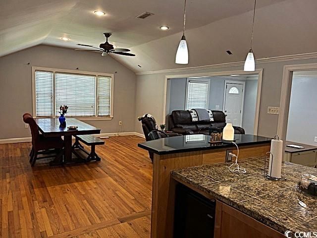 705 Fogel St. Photo 6