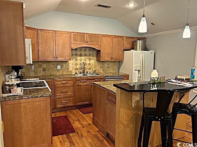 705 Fogel St. Photo 9