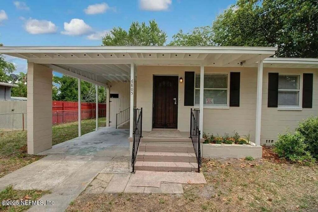 6805 Restlawn Drive, Jacksonville, FL 32208 Main Photo