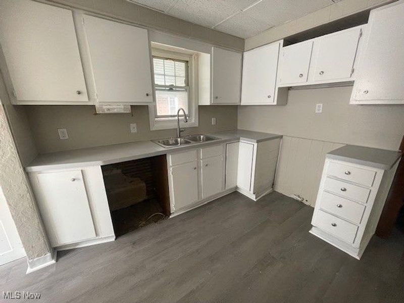 18402 Edgerton Road, Cleveland, OH 44119 Photo 5