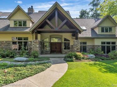 12196 Woodline Drive, Tyrone Twp, MI 48430